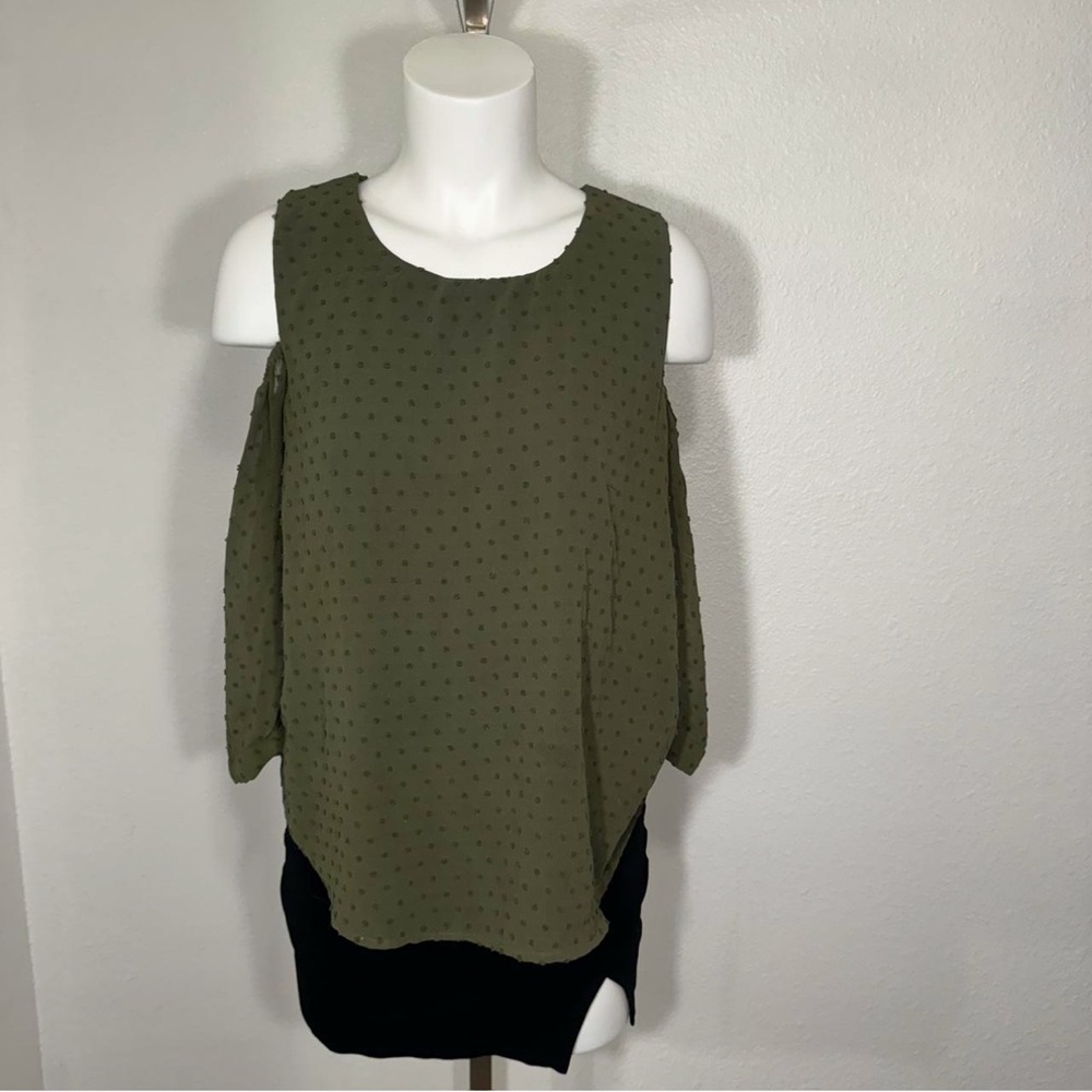 Cold shoulder top